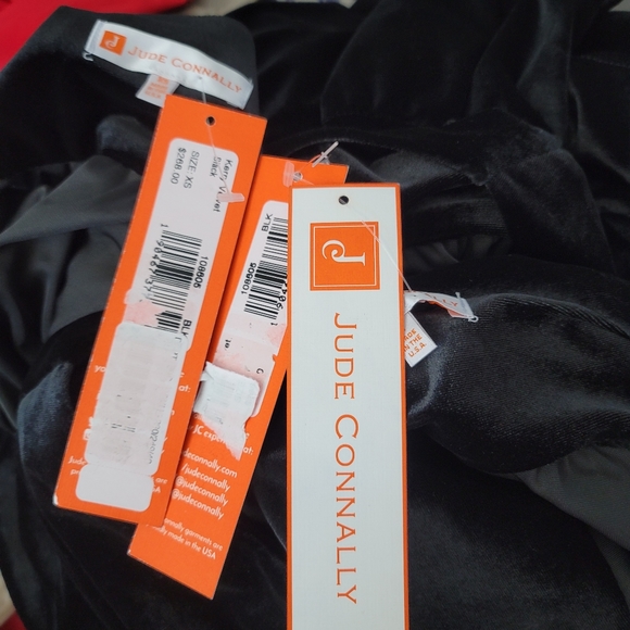 Jude Connally Kerry Stretch Velvet Split Round Neck 3/4 Bell Sleeve Shift Dress - Picture 4 of 12